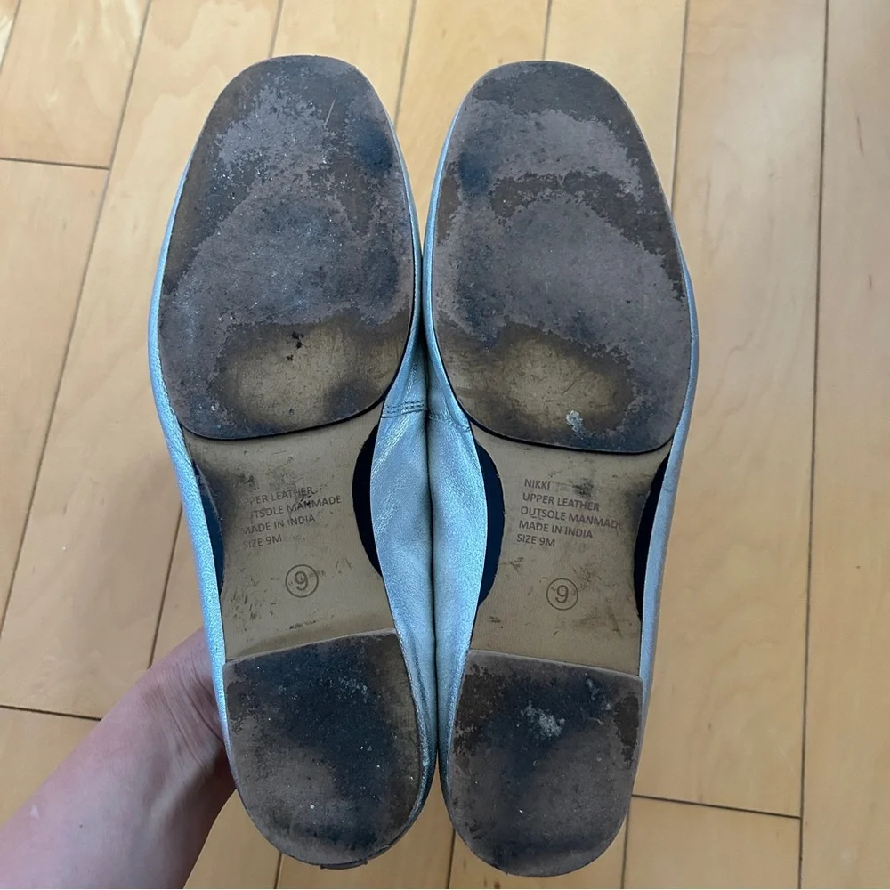 3/$20 Coconut by Matisse Nikki silver leather ballet flats, size 9